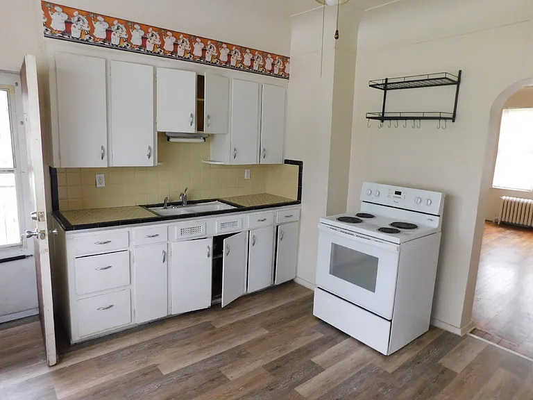 838 Howard St #2 — Photo 3