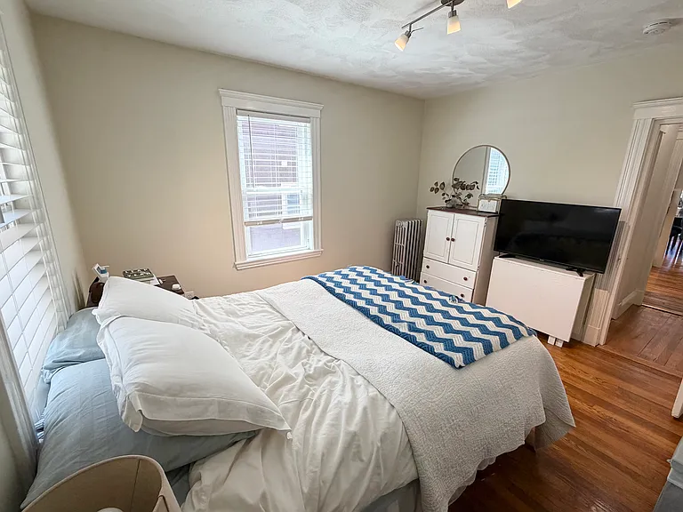 24 Beecher St #4 — Photo 10