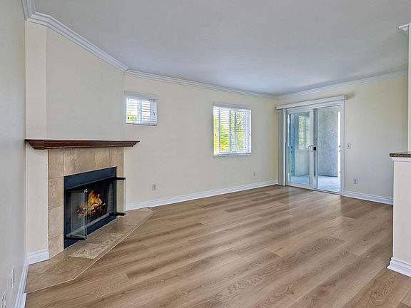 4th image of 1756 Essex St Unit 301