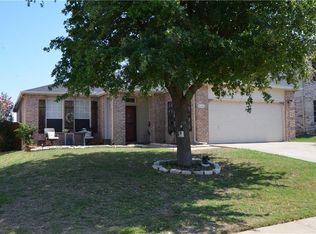 524 Linacre Dr, Crowley, TX 76036