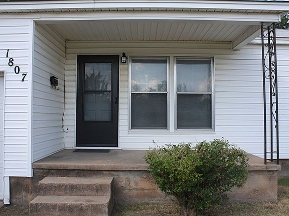 2nd image of 1807 NW Hoover Ave