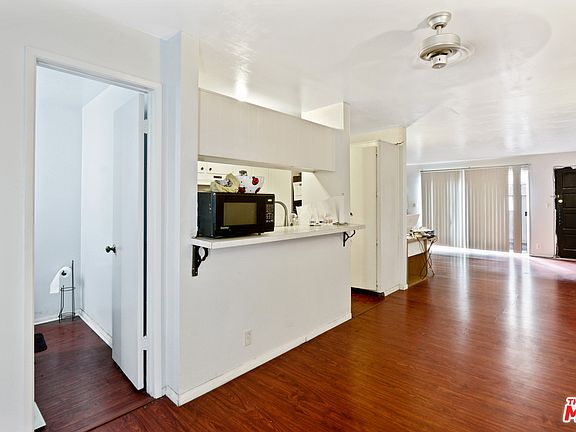 4th image of 919 N Inglewood Ave APT 15