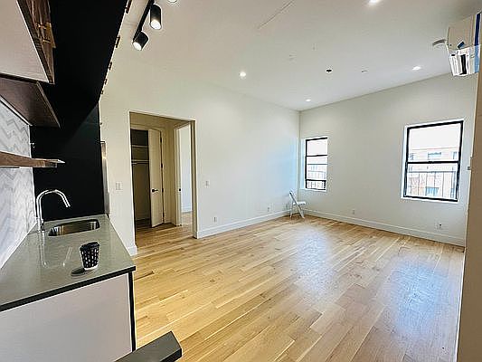 2nd image of 400 E 2nd St APT 503