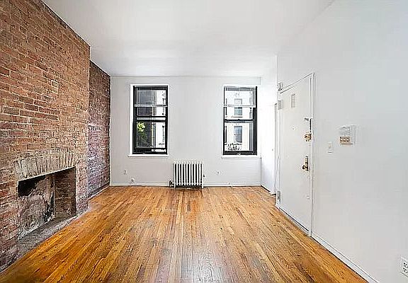 2nd image of 266 W 21st St APT 3W