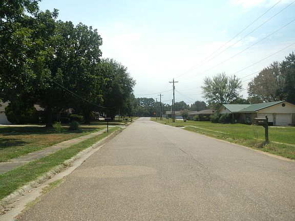 4th image of 205 Rex Ave