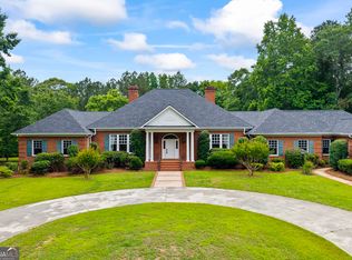 144 Lake Forest Dr, Elberton, GA 30635