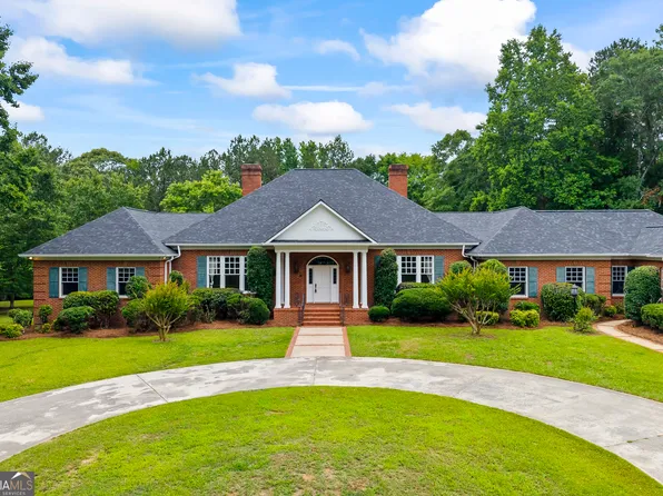 144 Lake Forest Dr, Elberton, GA 30635