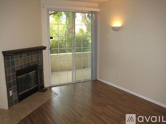 2nd image of 24105 Del Monte Dr Unit 452