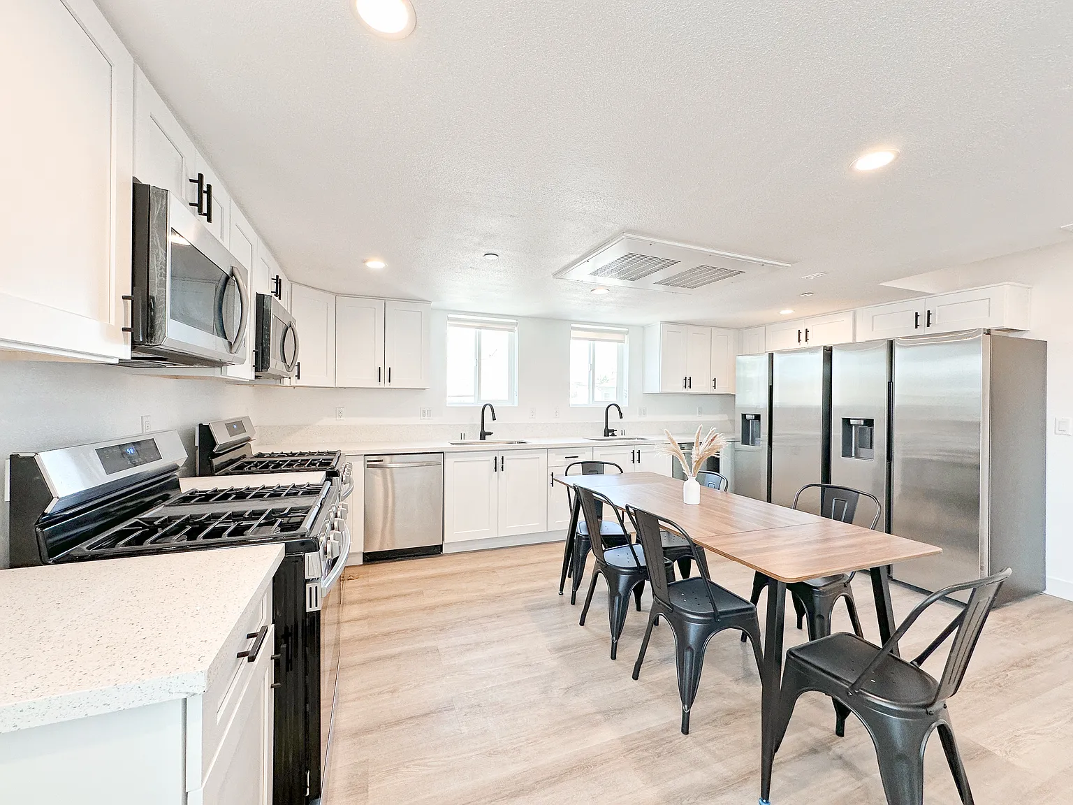 9 bed, 1732 sqft, $998 — Photo 2
