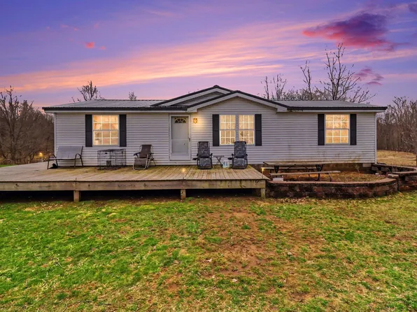 1723 W Warren Rd, Shelby, MI 49455