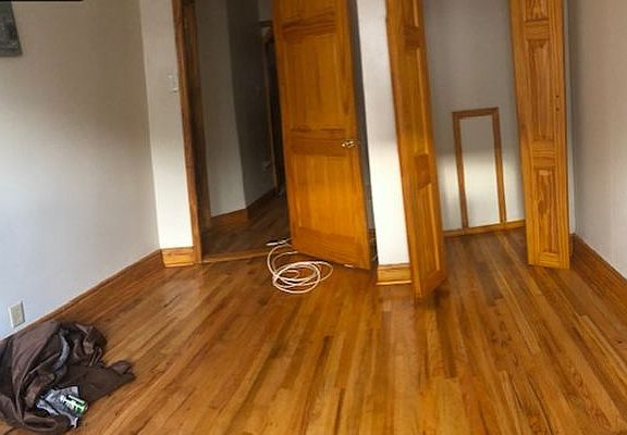 3rd image of 1354 E 40th St #2F