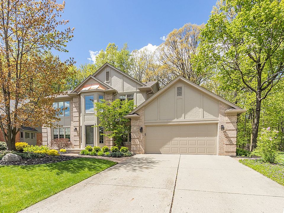1st image of 45580 White Pines Dr