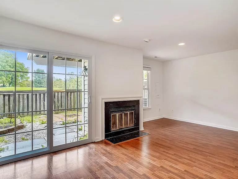 8830 Thomas Lea Ter — Photo 28