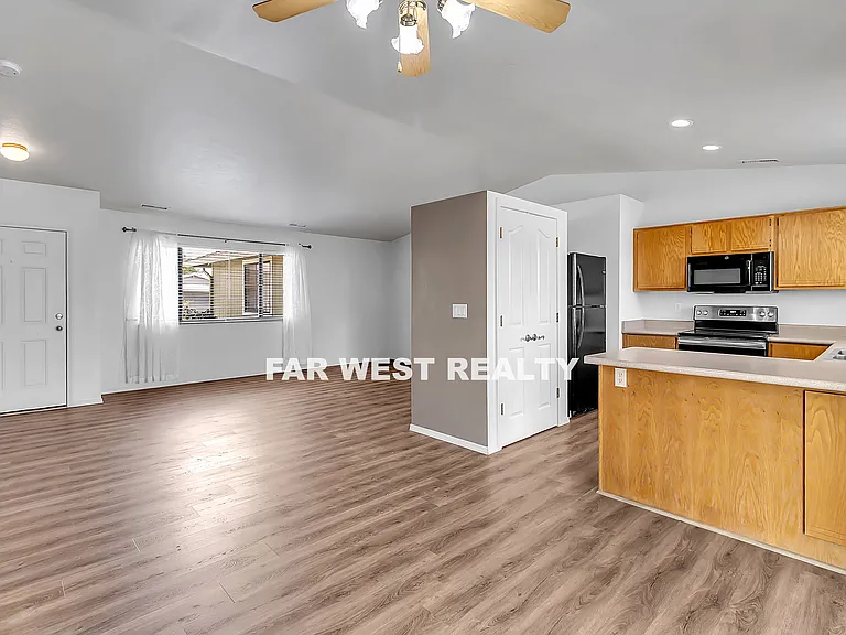 4945 N Harlequin Dr — Photo 5
