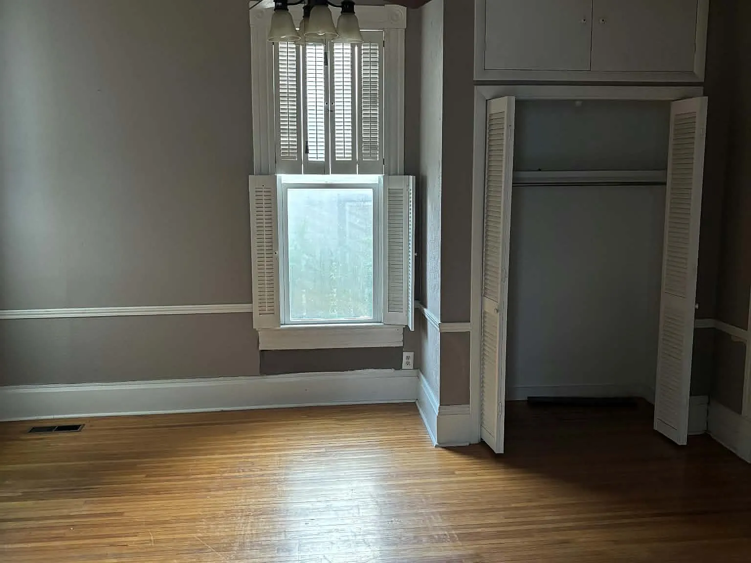 4 bed, 2.5 bath, 2313 sqft, $2,300 — Photo 3