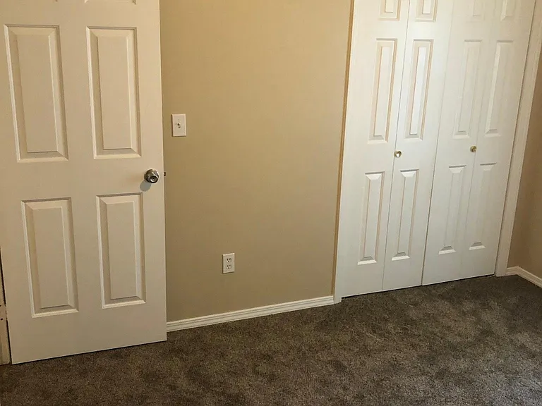 1075 N 14 E — Photo 23