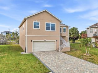 1083 S Pointe Alexis Dr, Tarpon Springs, FL 34689