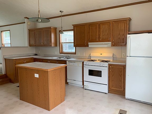 4th image of 72 Grey Fox Ct
