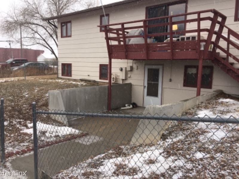 2nd image of 714 Poplar St