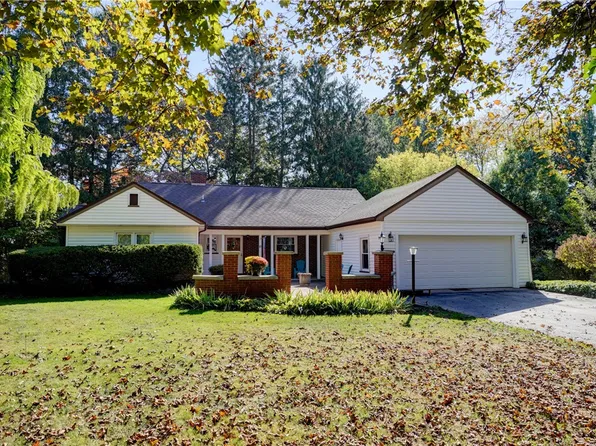 10 Callingham Rd, Pittsford, NY 14534