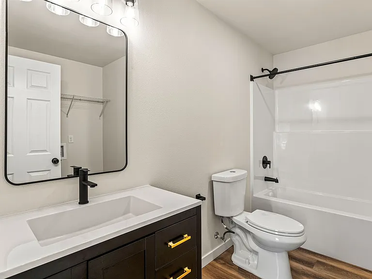 1302 S 14th Ave — Photo 25