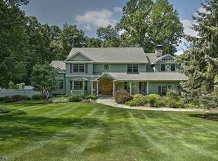 3 Knollwood Ter, Chester, NJ 07930