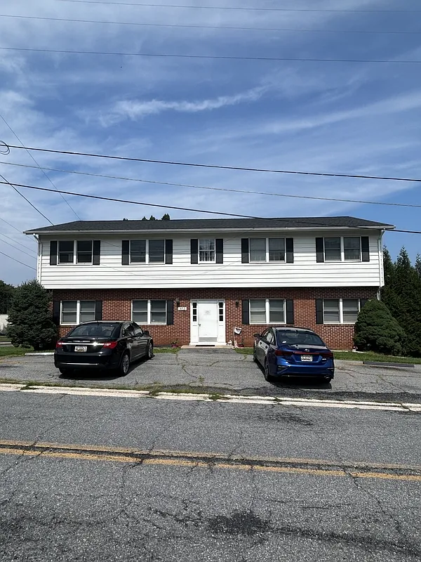2 bed, 1.0 bath, 1000 sqft, $1,450 — Photo 1