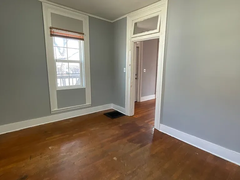 909 Merchant St — Photo 9
