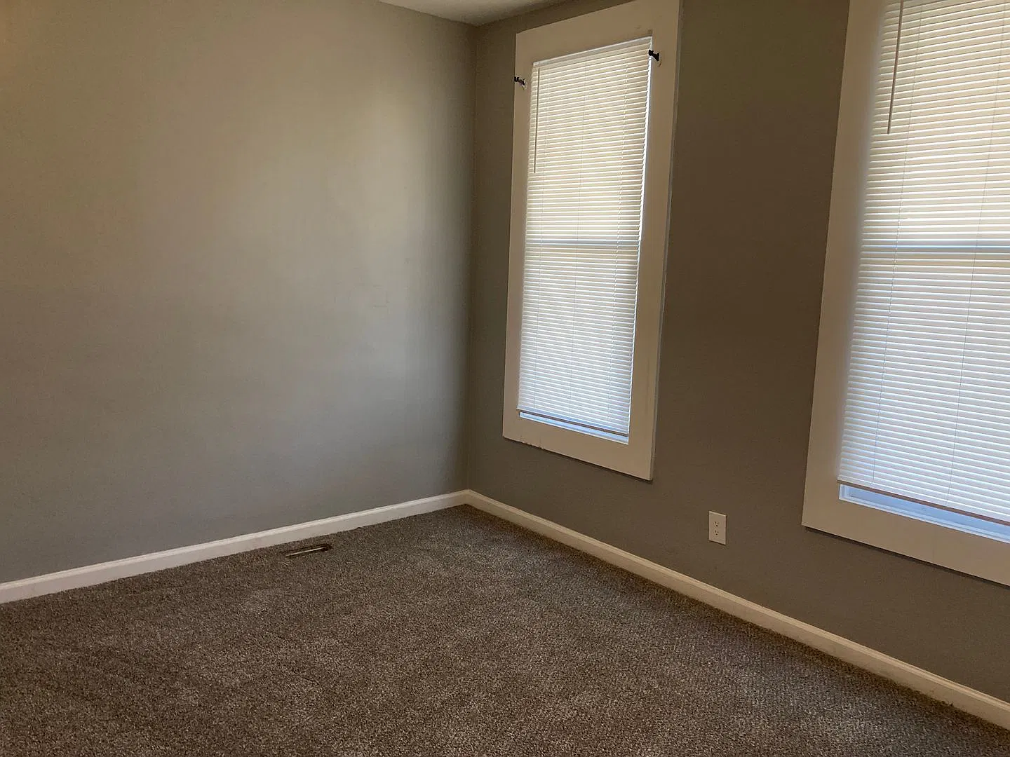 3225 Cliftmont Avenue — Photo 3