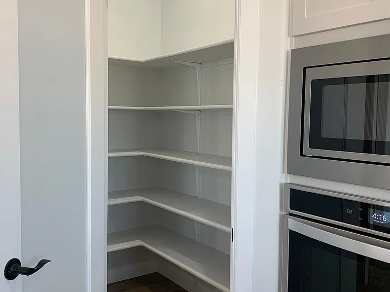 938 Airship Pl — Photo 22