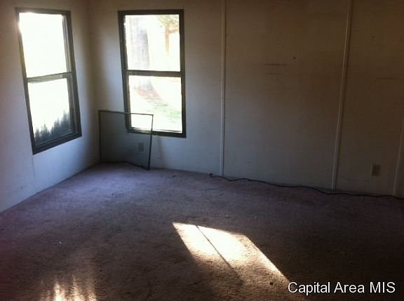 3rd image of 831 N 6th St