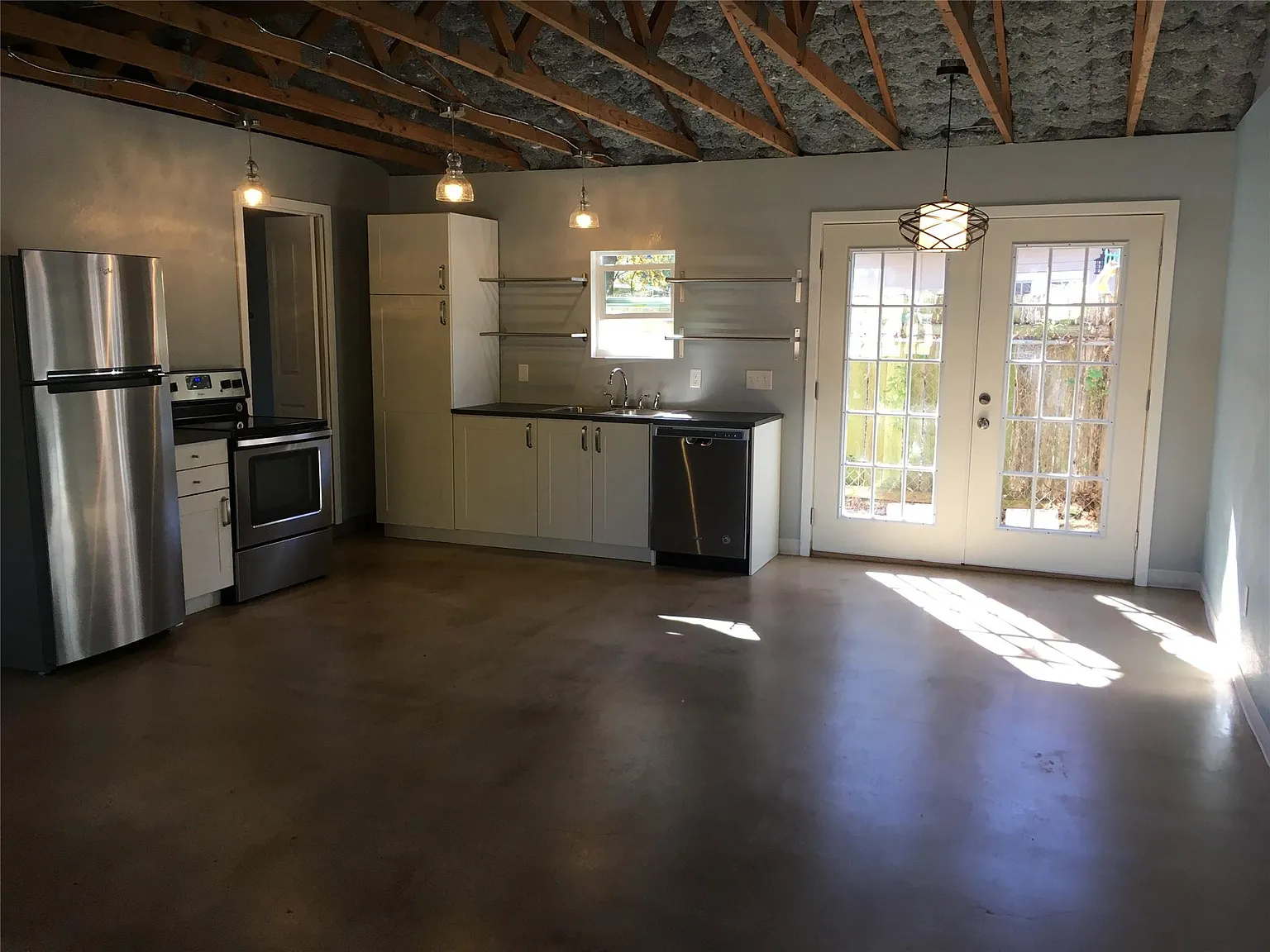 1 bed, 1.0 bath, 650 sqft, $1,450 — Photo 1