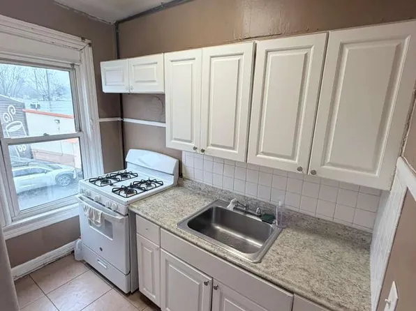 21 N Pennsylvania Ave APT 2, Morrisville, PA 19067