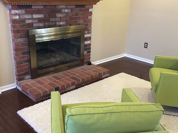 3rd image of 185 Copperwood Drive