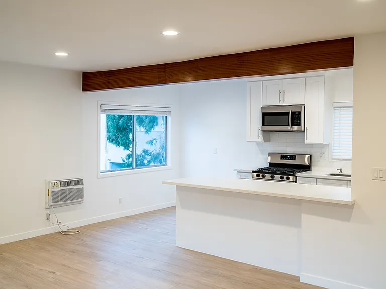2821 Colorado Ave — Photo 22