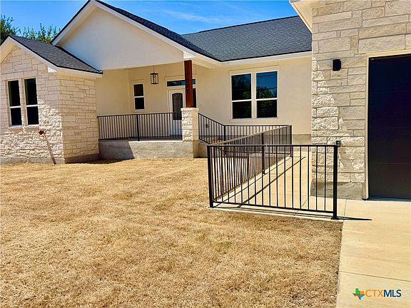 3rd image of 7022 Circle Oak Dr
