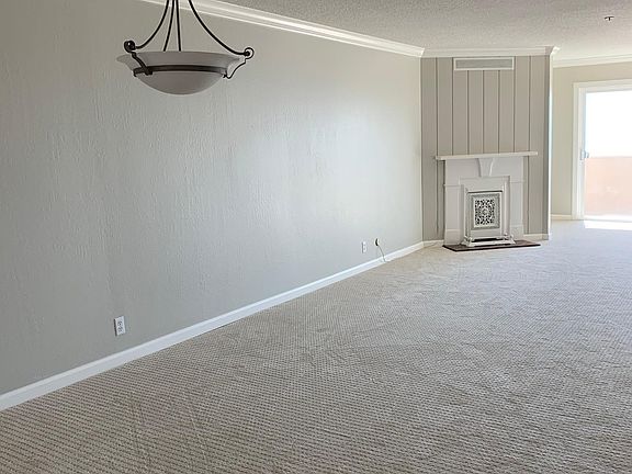 5th image of 933 Shoreline Dr