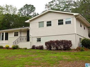 1608 Linda Vista Ln, Vestavia Hills, AL 35226
