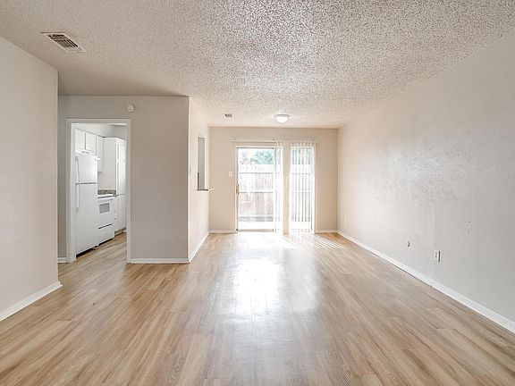 5th image of 308 W Mustang St