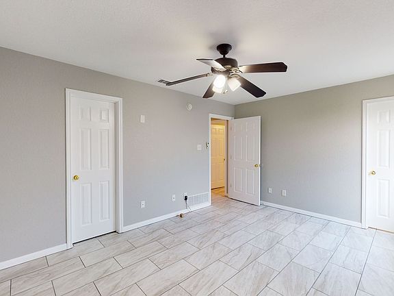 4th image of 3805 Littleleaf Ct #A