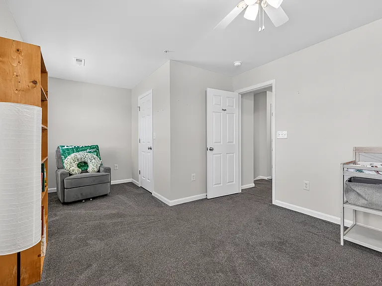 121 Polo Way — Photo 22