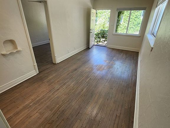 3rd image of 1916 N Mesa St APT C