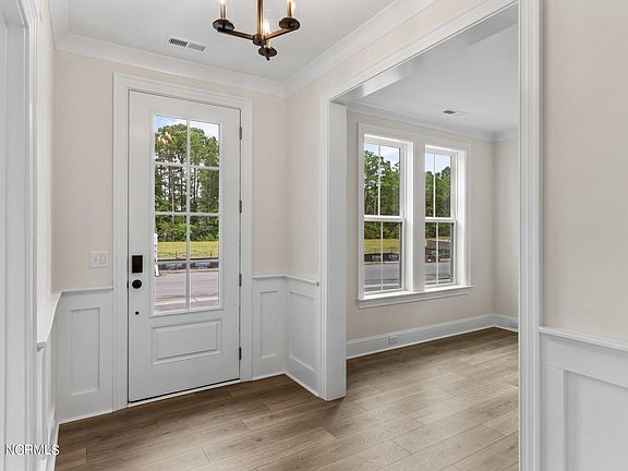 5th image of 4037 Watersail Drive #131