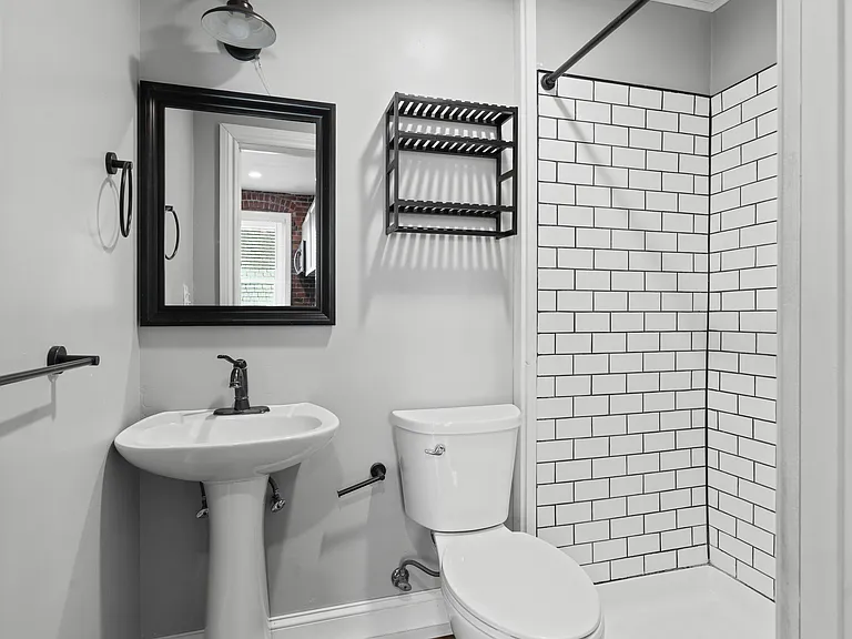 296 Main St #6 — Photo 6