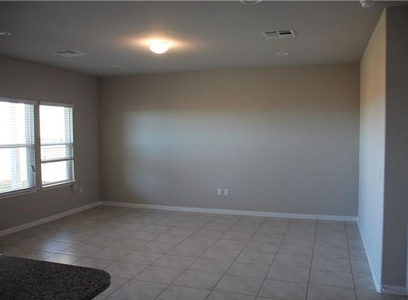 4th image of 1133 La Conterra Blvd