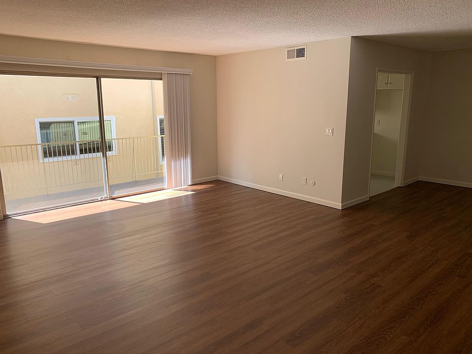 1st image of 145 N Almont Dr #5D