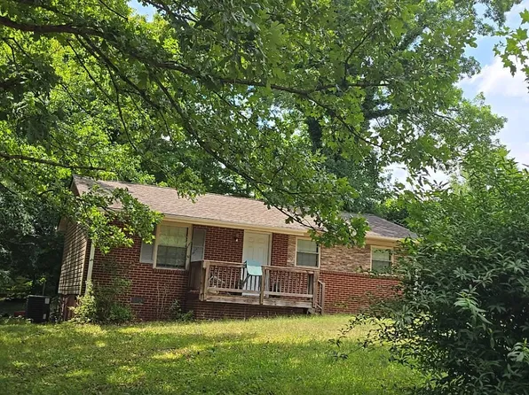 609 Robindell Ct, Eden, NC 27288