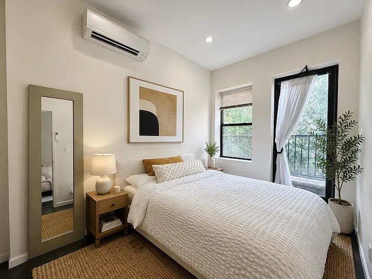 38 W 83rd St #3R — Photo 2