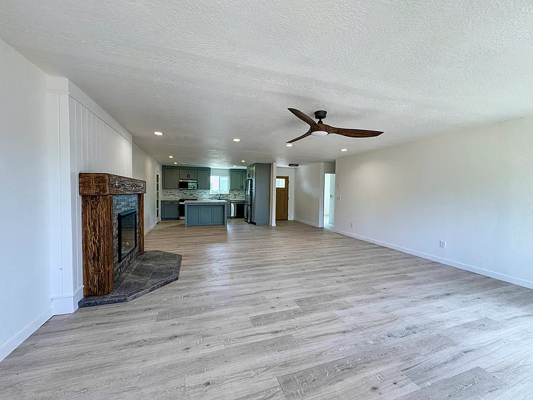 10582 Suzanne Ct — Photo 10