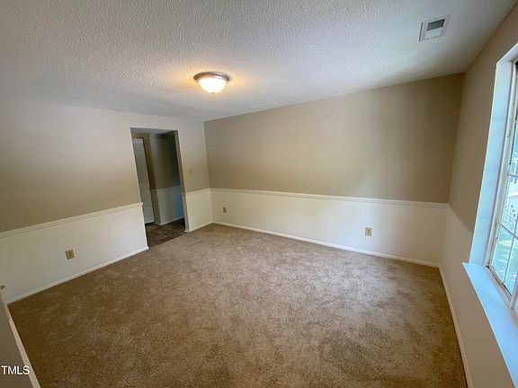 4th image of 109 S Corncrib Ct #0